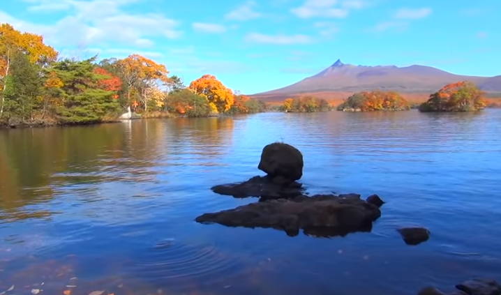 北海道大沼国定公園の紅葉2025の見頃は？混雑や駐車場も！