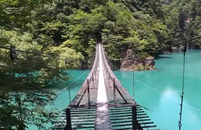 静岡寸又峡の紅葉2025｜見頃・混雑・駐車場ガイド【最新】