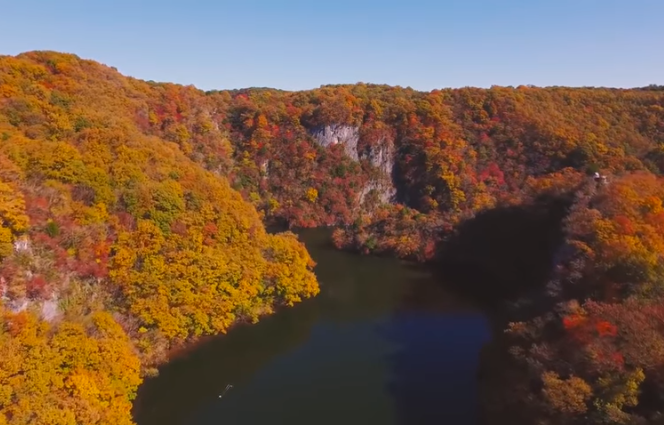 帝釈峡の紅葉2025完全ガイド｜見頃・混雑・駐車場情報