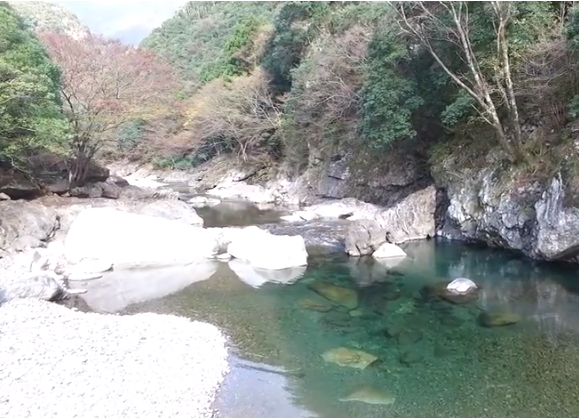 見立渓谷の紅葉2025｜見頃・混雑・駐車場徹底解説